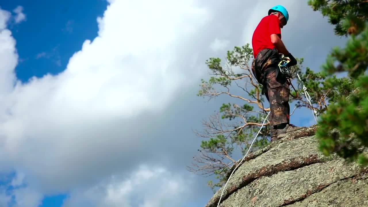 Free Stock Video Rock Climber Descending On Rock Live Wallpaper - Free Download