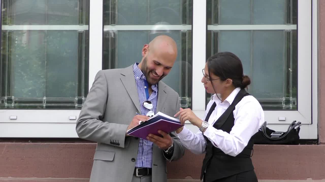 Stock Video Fun Casual Street Business Meeting Live Wallpaper For PC - Free Download