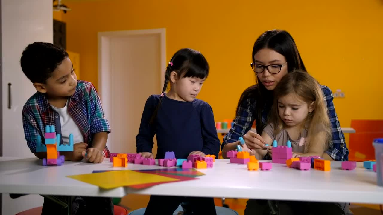 Video Stock Pupils Learning With Shapes Live Wallpaper Free - Free Download