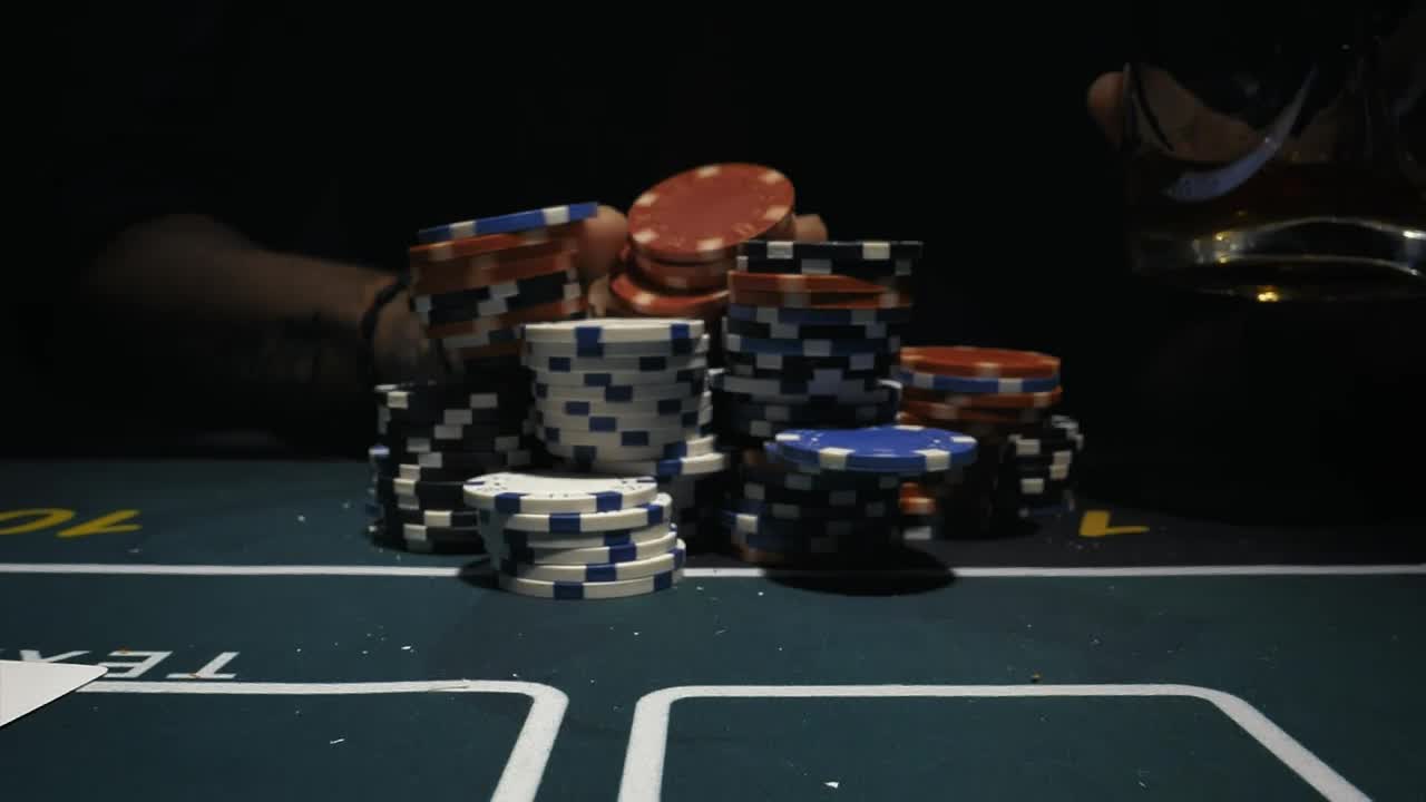 Video Stock Poker Player Knocking Down His Chips Live Wallpaper Free - Free Download