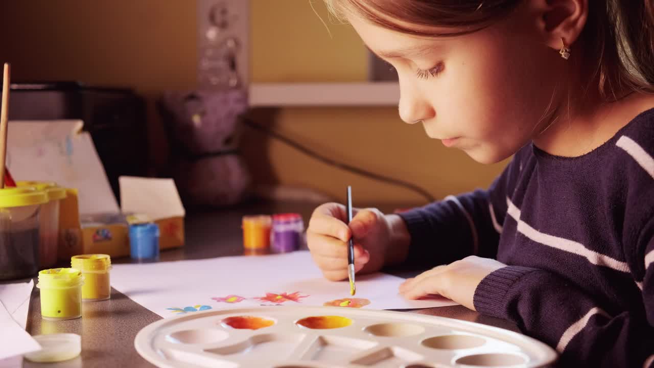 Stock Video Girl Painting With Watercolors At Home Live Wallpaper For PC - Free Download