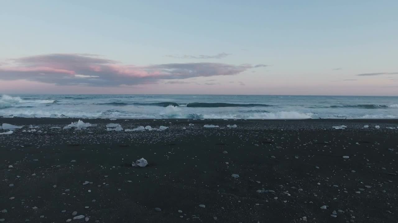 Stock Video Icebergs In Freezing Water Animated Wallpaper - Free Download