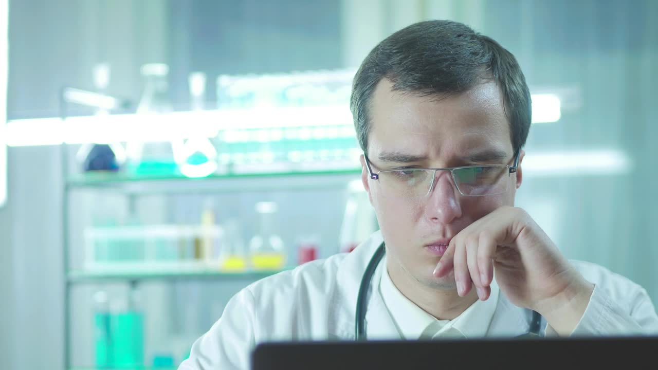 Free Video Stock thoughtful scientist on the lab Live Wallpaper - Free Download