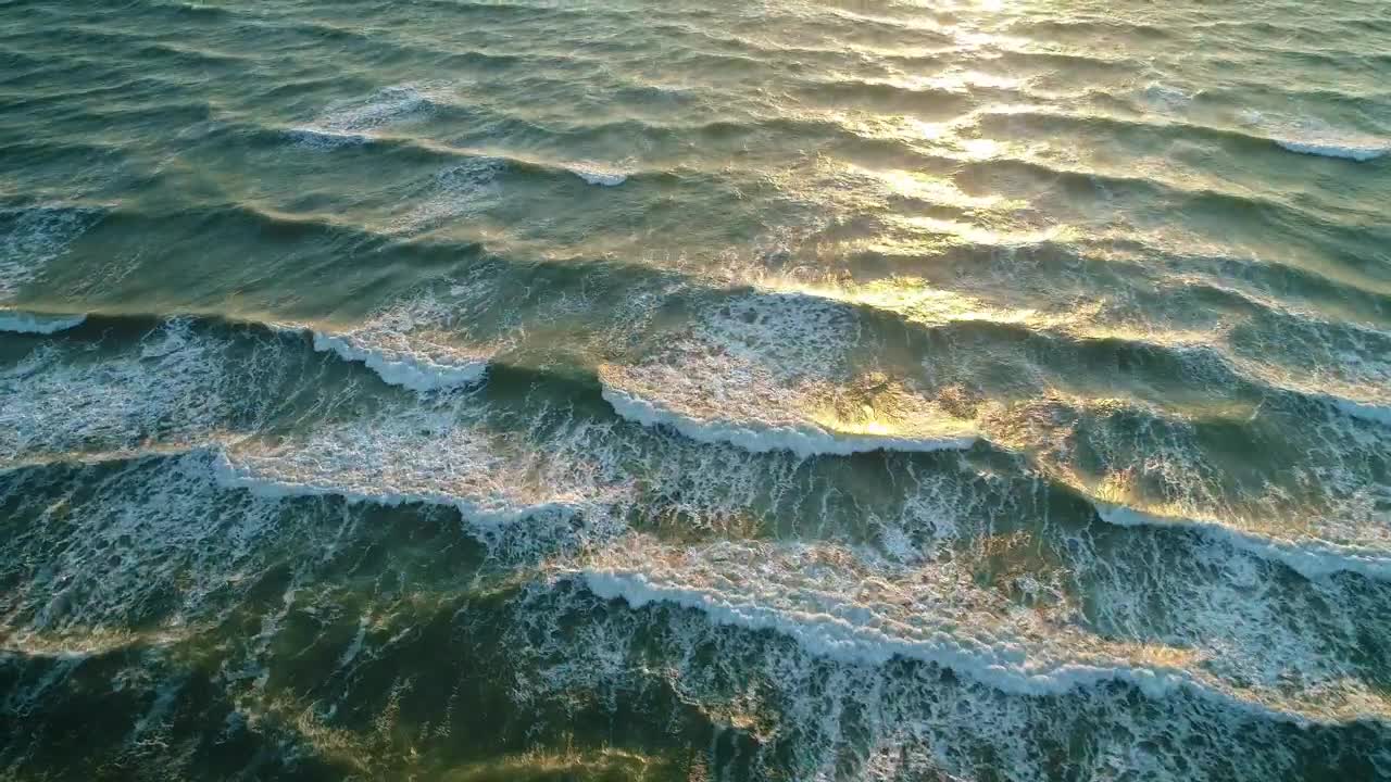 Free Video Stock Small Frequent Waves Reaching The Beach High View Live Wallpaper - Free Download