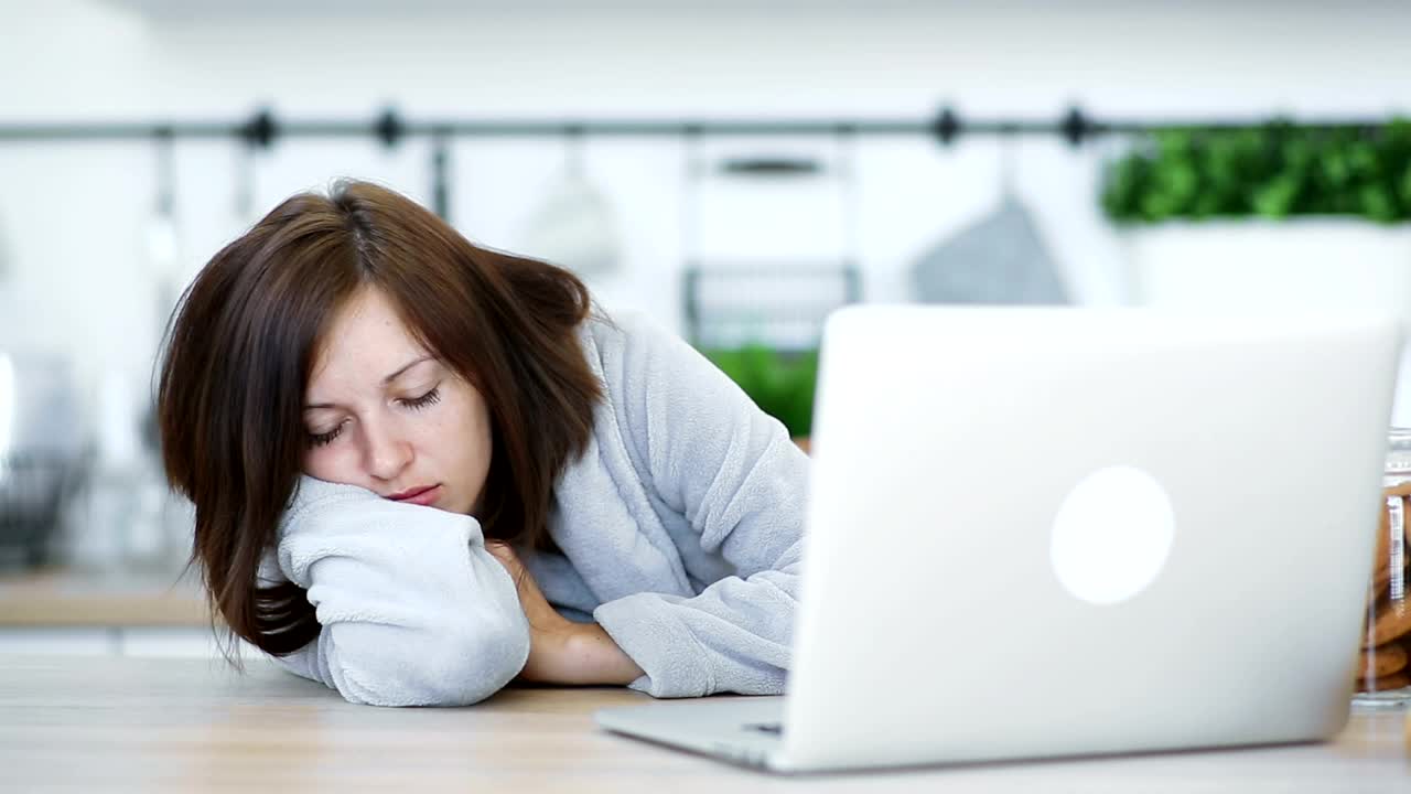 Free Stock Video Waking Up And Drinking Coffee In Front Of A Laptop Live Wallpaper - Free Download