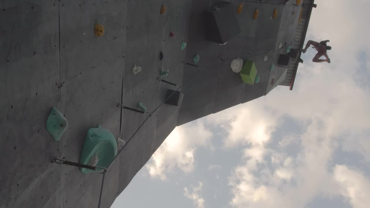 Stock Video Descending With A Harness From The Top Of A Mountaineering Live Wallpaper For PC - Free Download