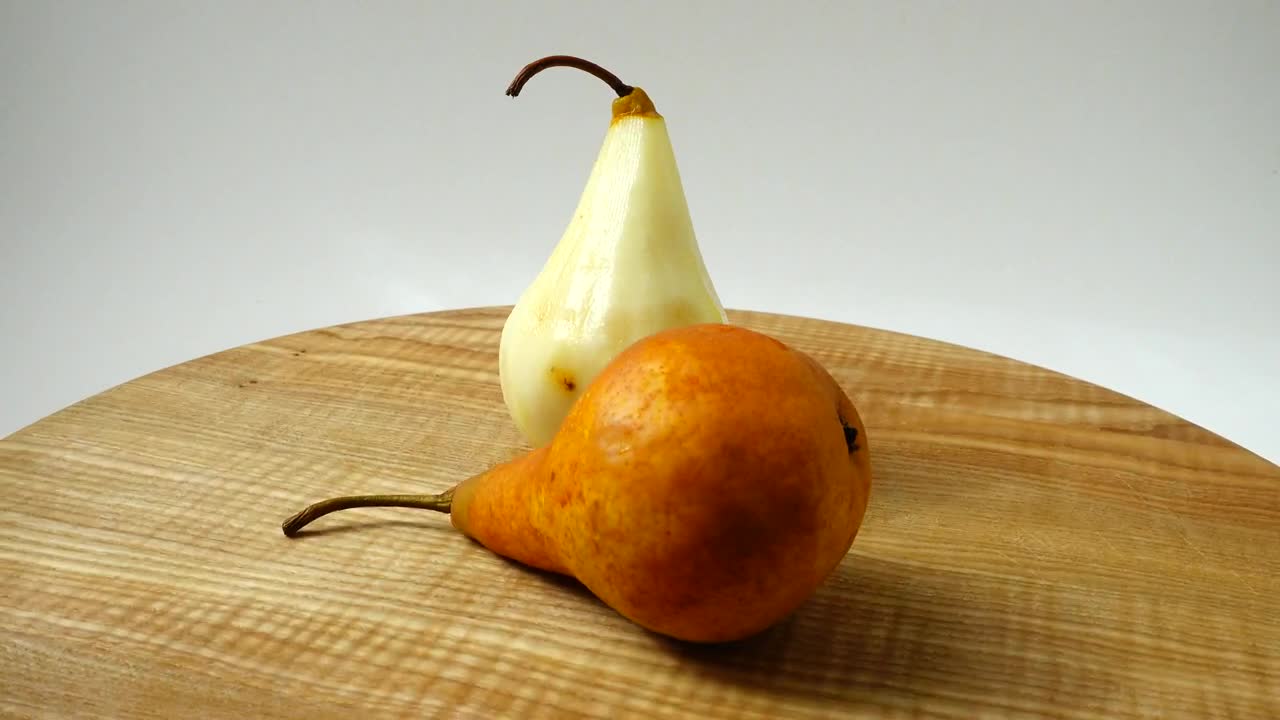 Video Stock Presentation Of Pears Rotating On A Table Live Wallpaper Free - Free Download