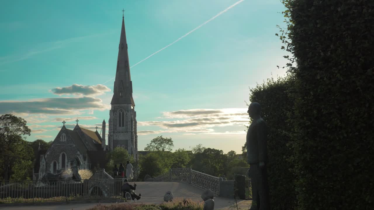 Stock Video Distant Fountain In Langelinie Park Live Wallpaper For PC - Free Download