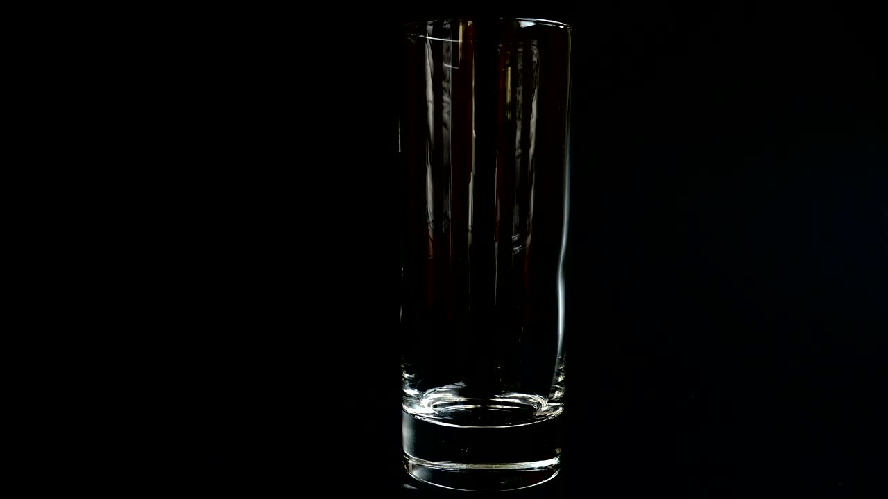 Video Stock Pouring Ice And Lemonade Into A Glass On Black Background Live Wallpaper Free - Free Download