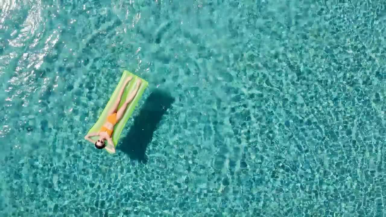 Stock Video Couple Spending Time At The Swimming Pool Live Wallpaper For PC - Free Download