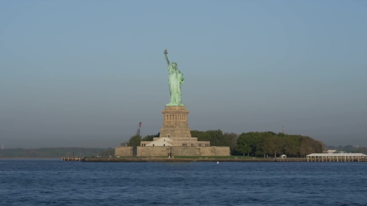 Free Stock Video Sailing By The Statue Of Liberty Live Wallpaper - Free Download
