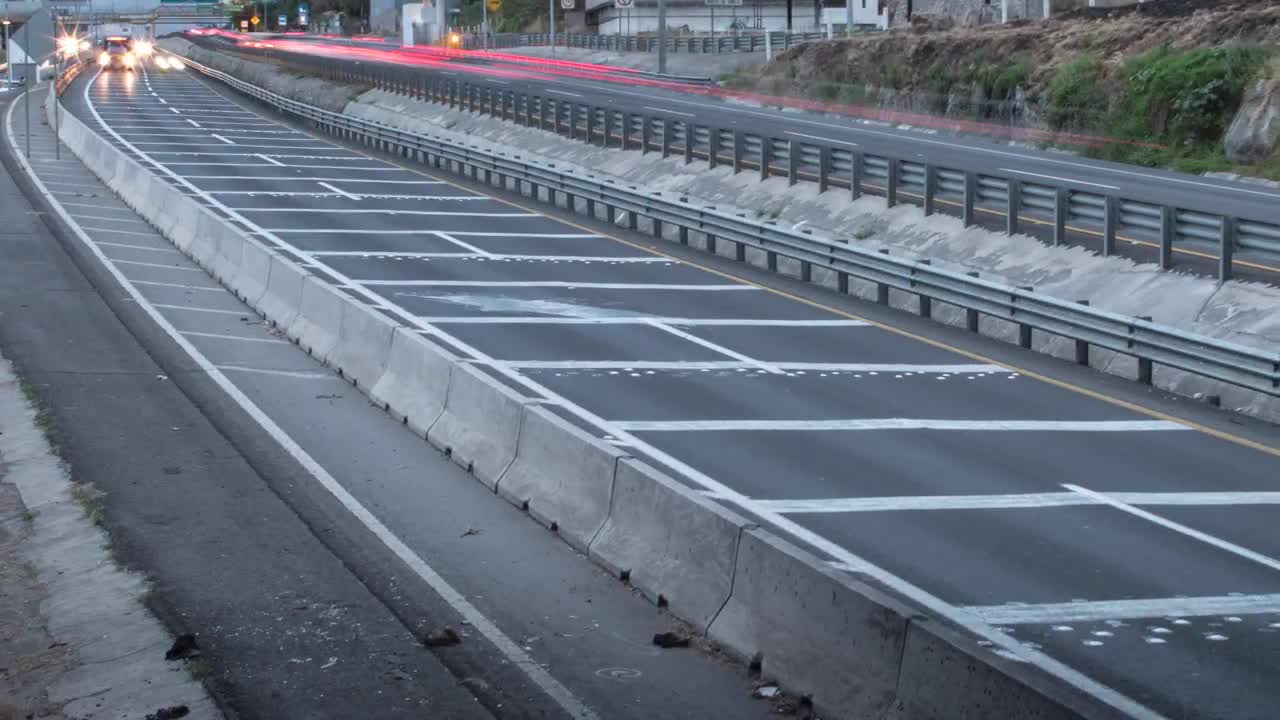 Video Stock Busy Road With Low Exposure Live Wallpaper For PC - Free Download