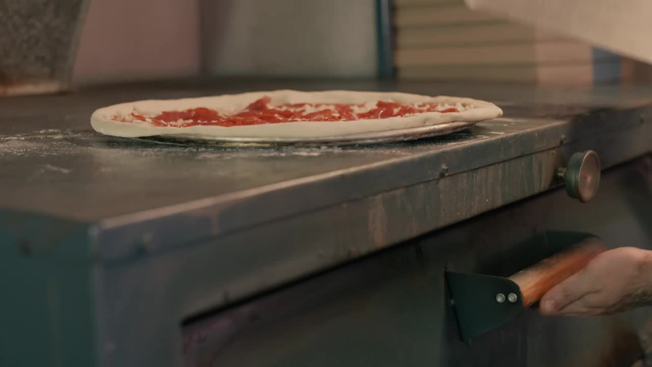 Stock Video Hot Oven Baking Pizzas Animated Wallpaper - Free Download