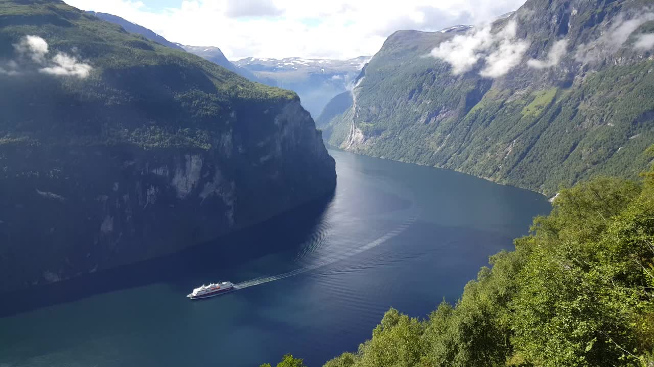 Stock Video Cruise Ship Sailing Between Mountains Live Wallpaper For PC - Free Download