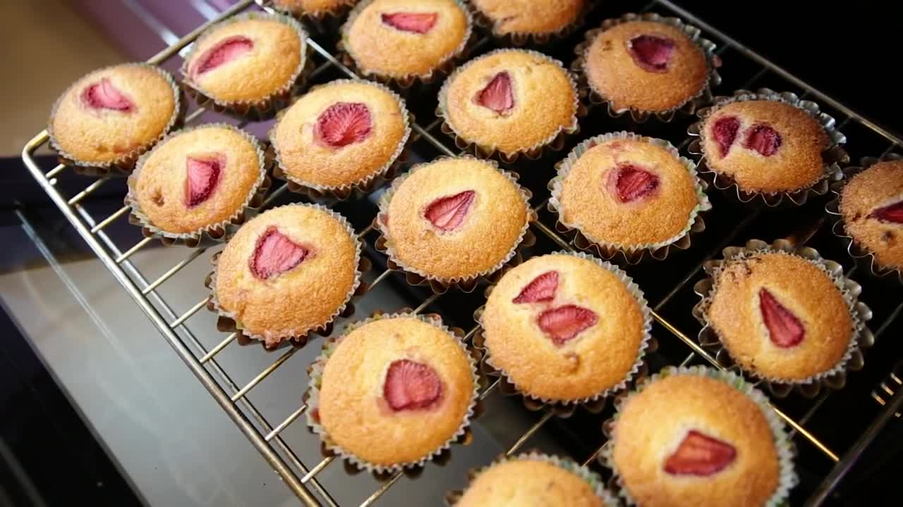 Stock Video Freshly Baked Strawberry Muffins Live Wallpaper For PC - Free Download