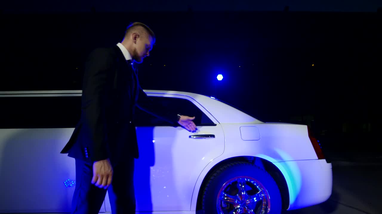 Free Stock Video Rock Band Arriving To Red Carpet In A Limo Live Wallpaper - Free Download