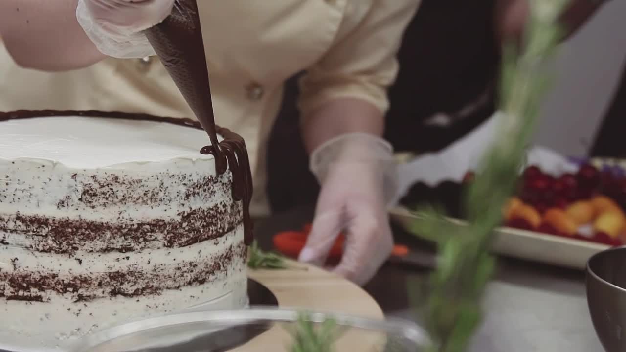 Stock Video Decorating A Cake With Chocolate Live Wallpaper For PC - Free Download
