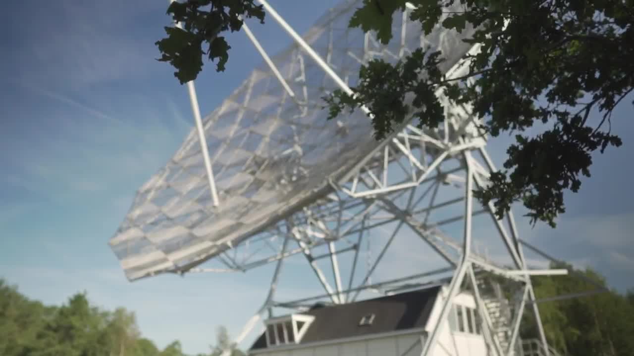 Free Stock Video Rotating Radio Telescope In The Wood Live Wallpaper - Free Download