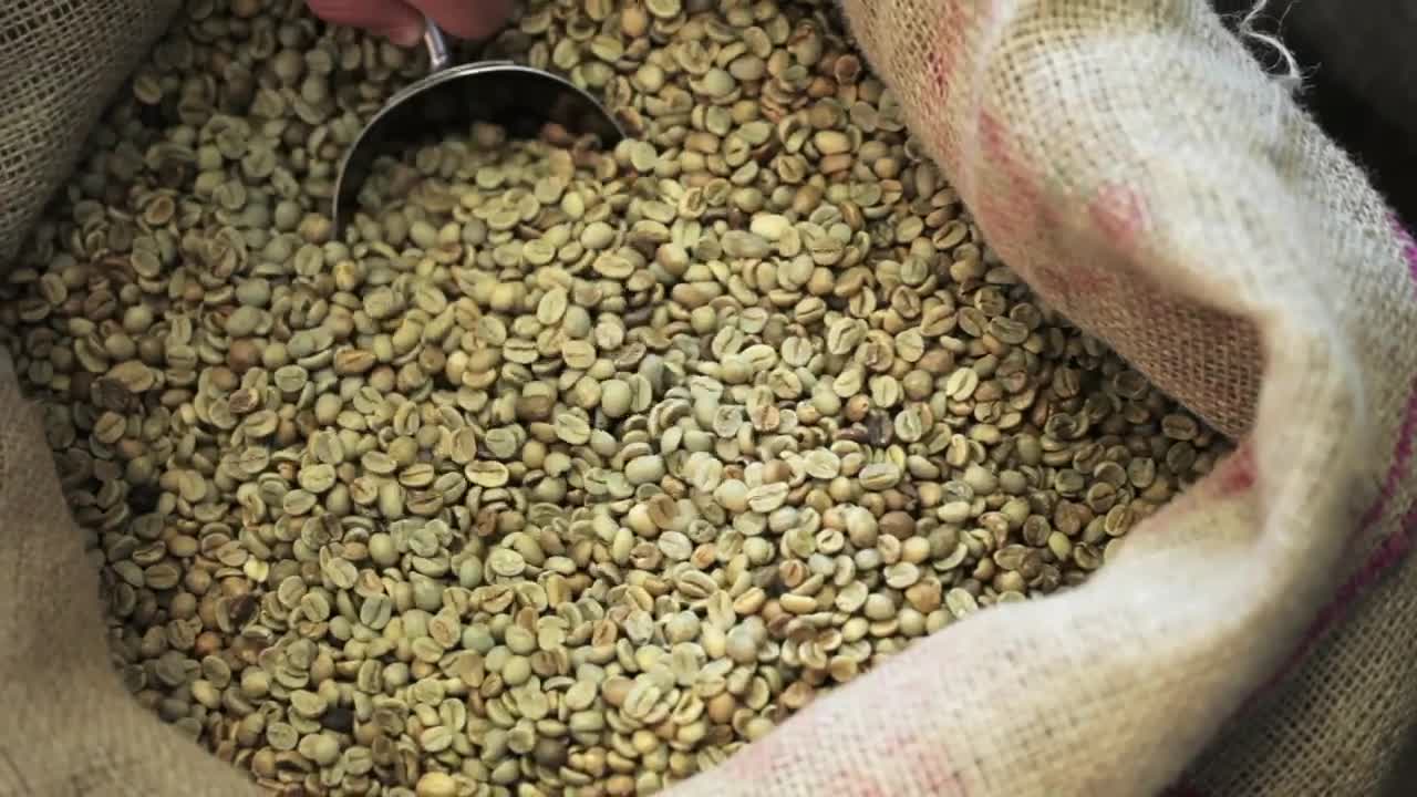 Free Stock Video Scooping Up Coffee Grains Live Wallpaper - Free Download