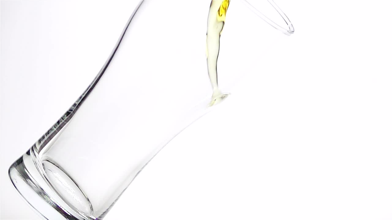 Free Video Stock the beer poured into a beer glass Live Wallpaper - Free Download
