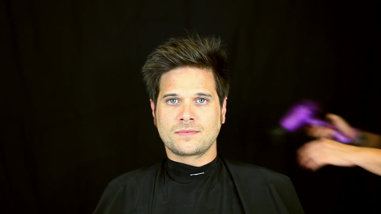 Free Video Stock Stylist Combing The Hair Of A Man Live Wallpaper - Free Download