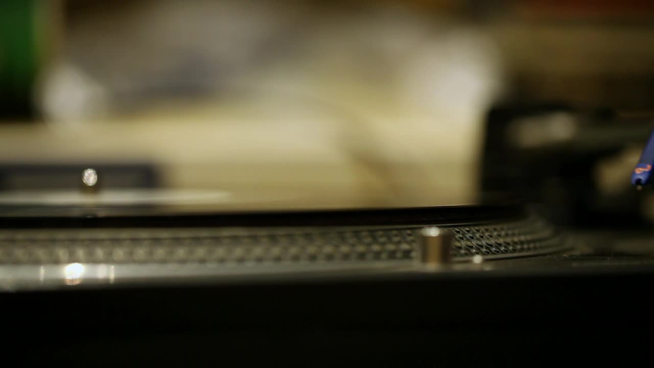 Video Stock Playing An Acetate Record Live Wallpaper Free - Free Download