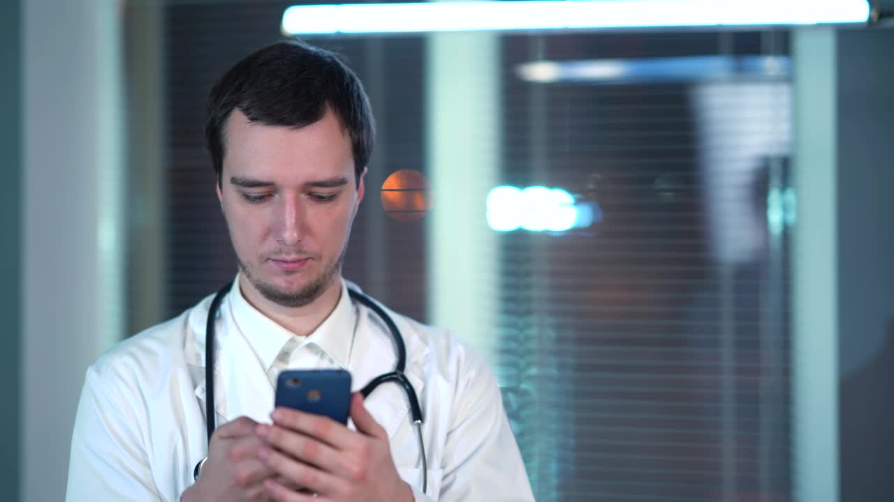Stock Video Doctor Answering A Phone Call Live Wallpaper For PC - Free Download