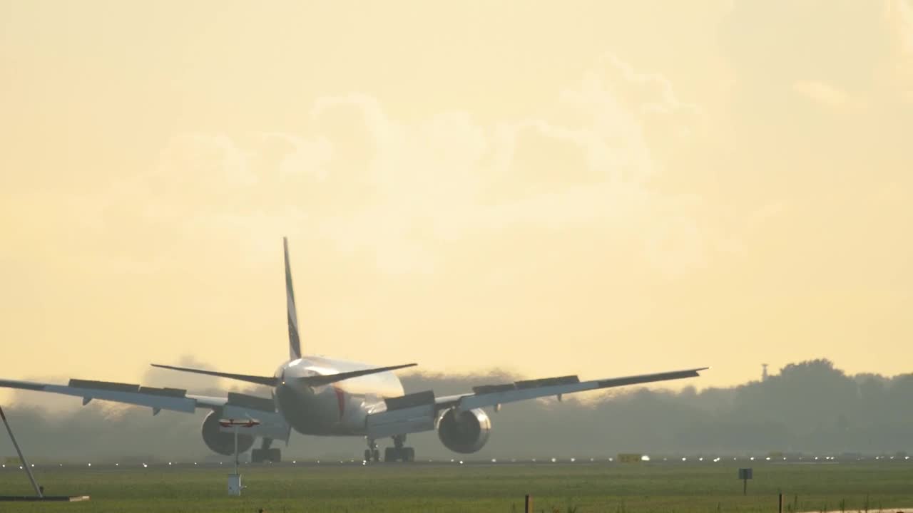 Video Stock Cargo Plane Landing At The Airport At Dawn Live Wallpaper For PC - Free Download