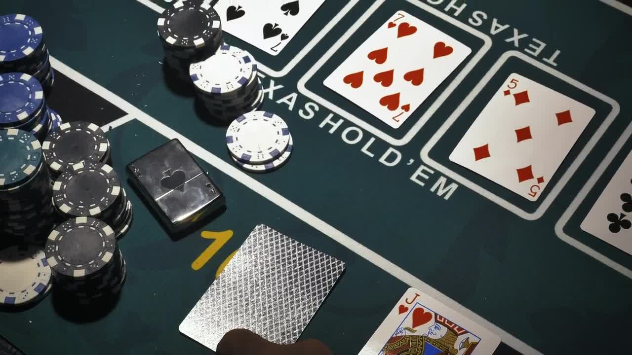 Video Stock Person Playing Texas Holdem Live Wallpaper Free - Free Download