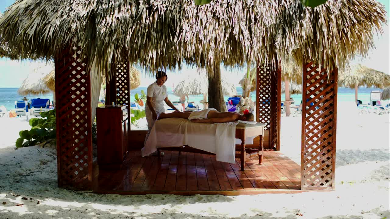 Free Video Stock Spa Treatment At A Luxury Beach Resort Live Wallpaper - Free Download