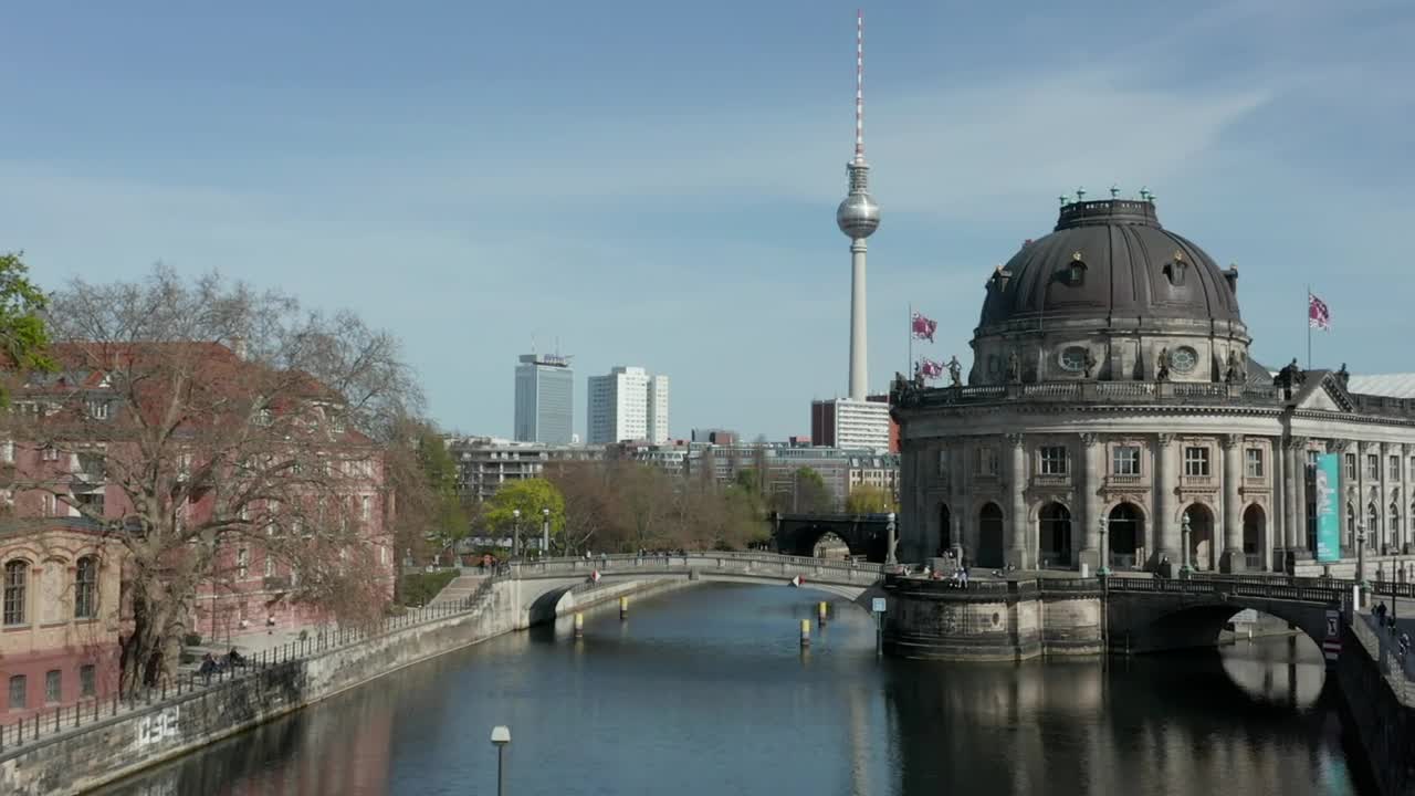 Free Stock Video River Through The City Of Berlin Live Wallpaper - Free Download