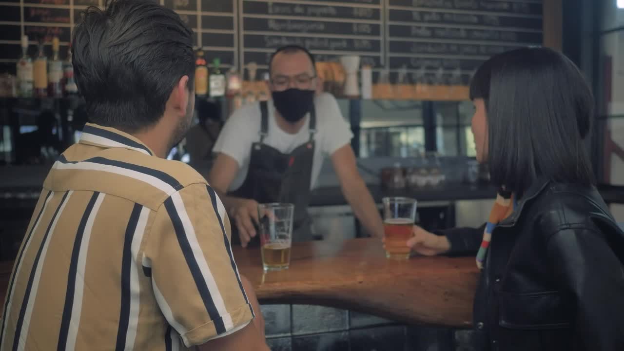 Stock Video Craft Beer Bar Bartender Live Wallpaper For PC - Free Download
