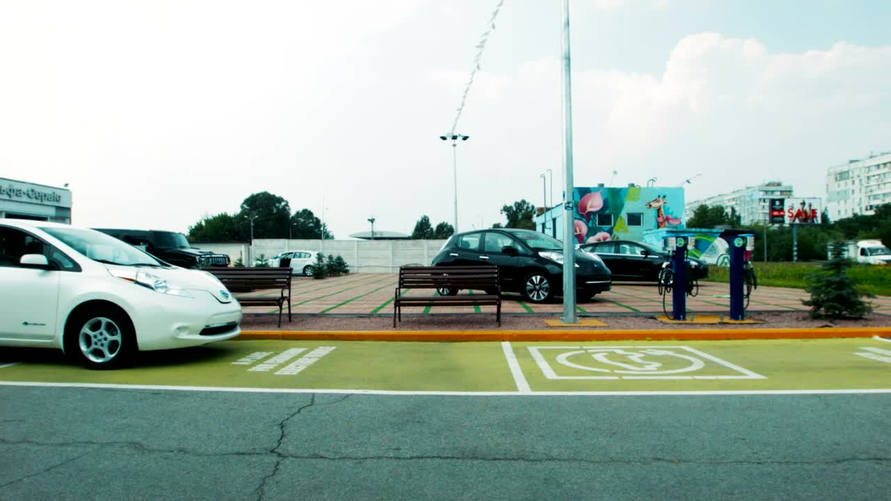 Stock Video Electric Car At Charging Station Live Wallpaper For PC - Free Download