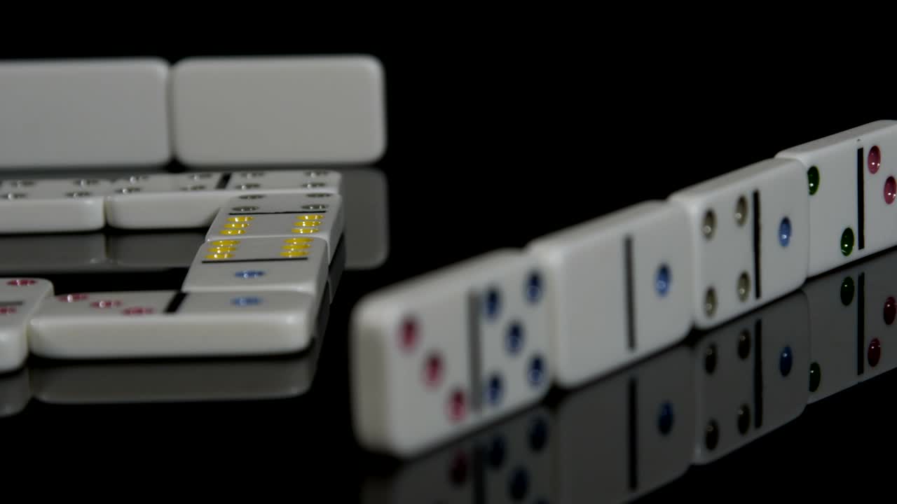 Video Stock Playing A Game Of Dominoes Live Wallpaper Free - Free Download