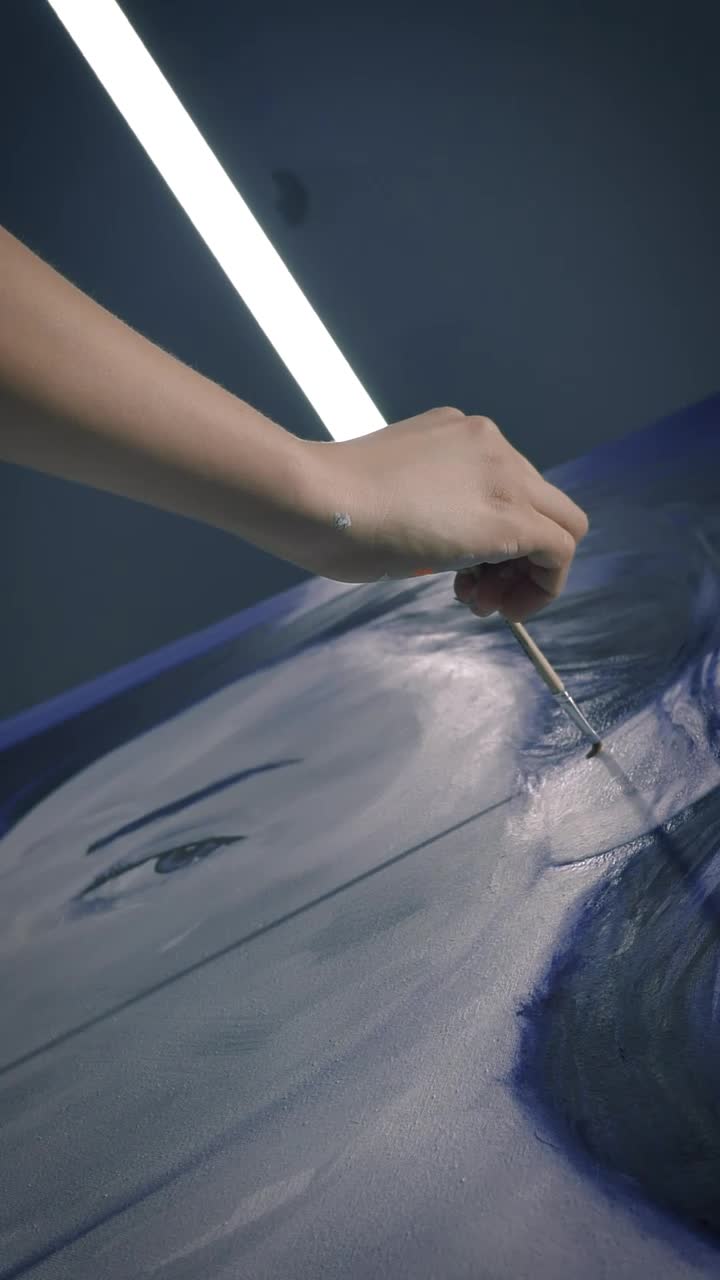 Stock Video Painter Painting An Oil Portrait Live Wallpaper - Free Download