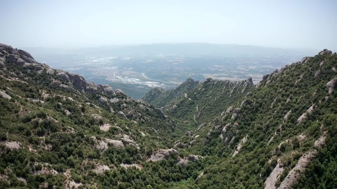 Stock Video Flying Between Mountain Ranges Live Wallpaper For PC - Free Download