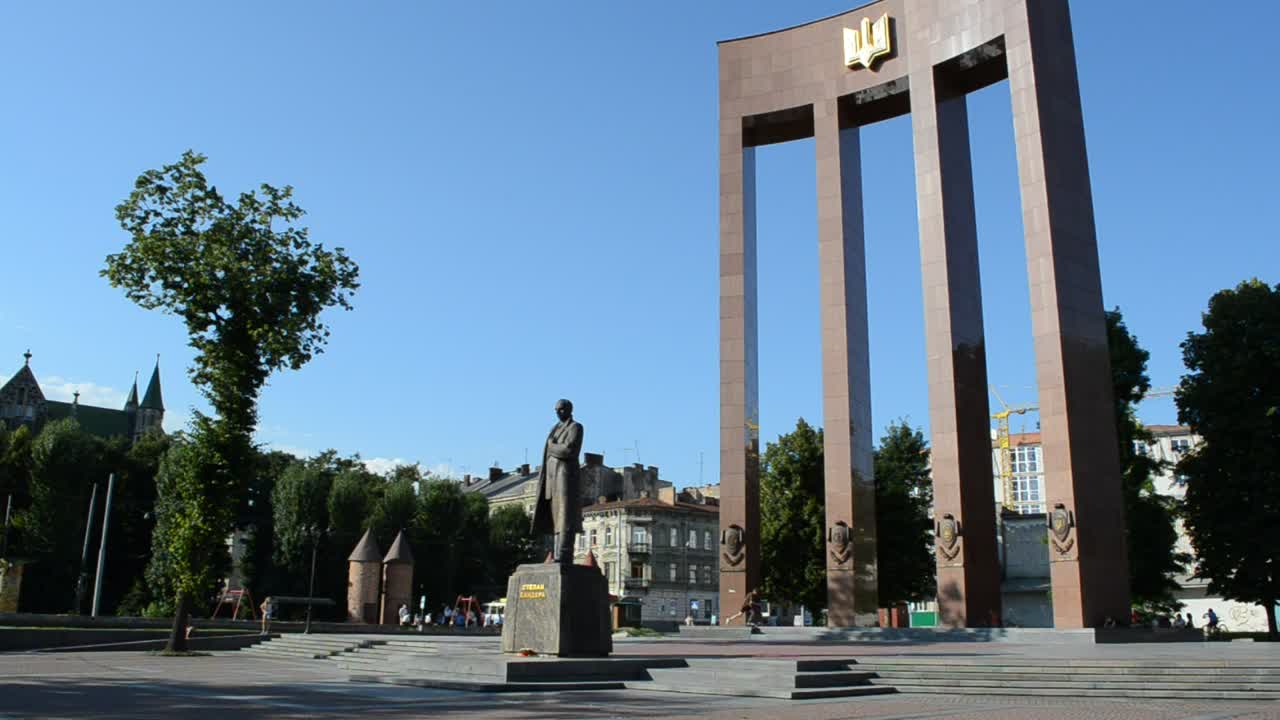 Stock Video Monument And Statue In Lvi Animated Wallpaper - Free Download