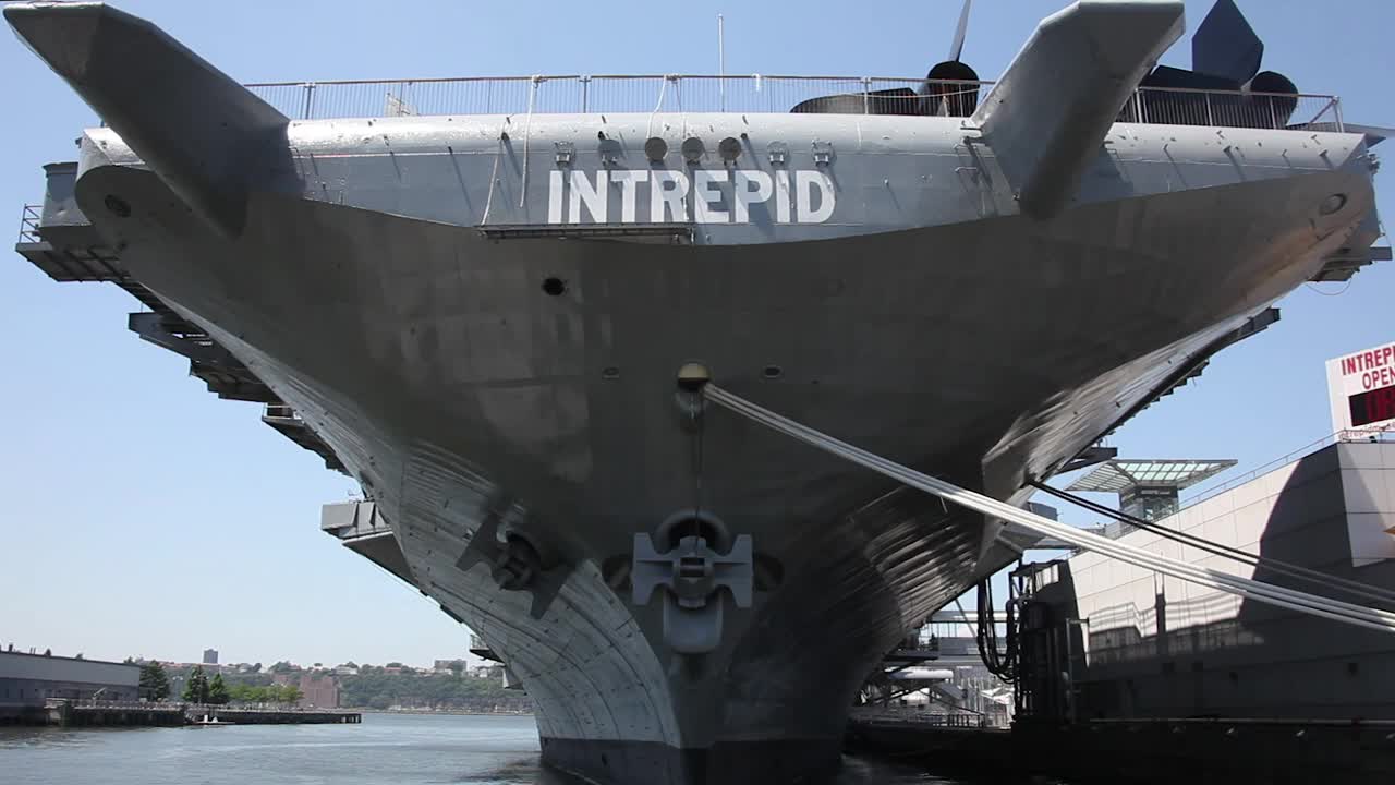 Free Video Stock the intrepid docked in new york Live Wallpaper - Free Download