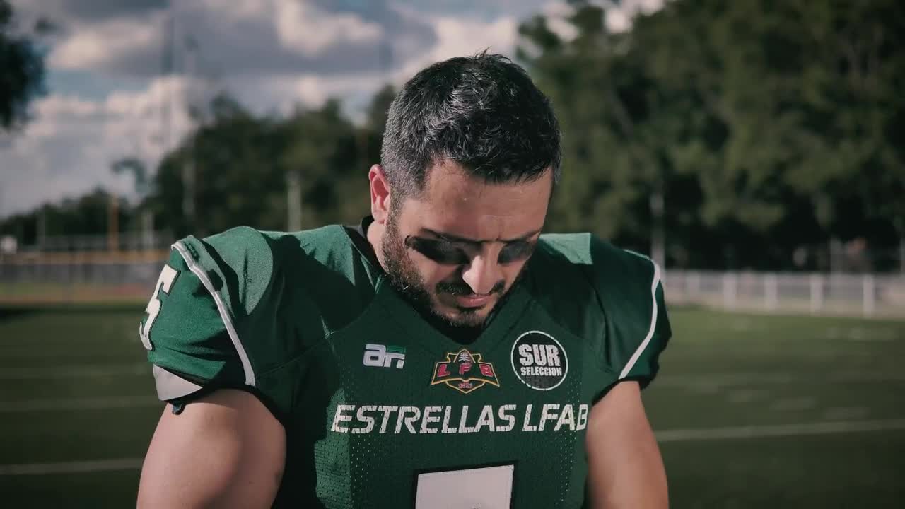 Stock Video Football Player Putting On His Gloves Live Wallpaper For PC - Free Download