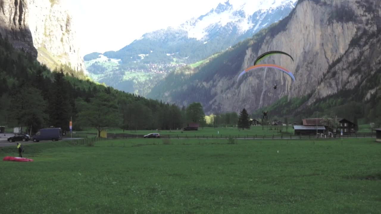 Free Video Stock Skydivers Landing Live Wallpaper - Free Download