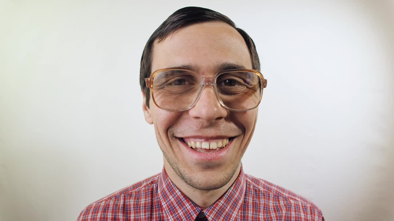 Stock Video Nerdy Man Says Hello And Flirts Live Wallpaper - Free Download