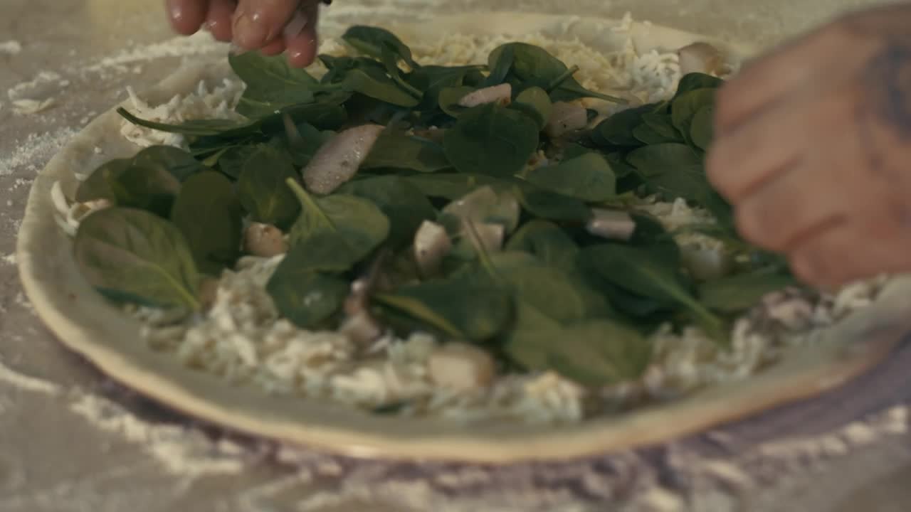 Video Stock Chef Preparing A Vegetarian Pizza Live Wallpaper For PC - Free Download