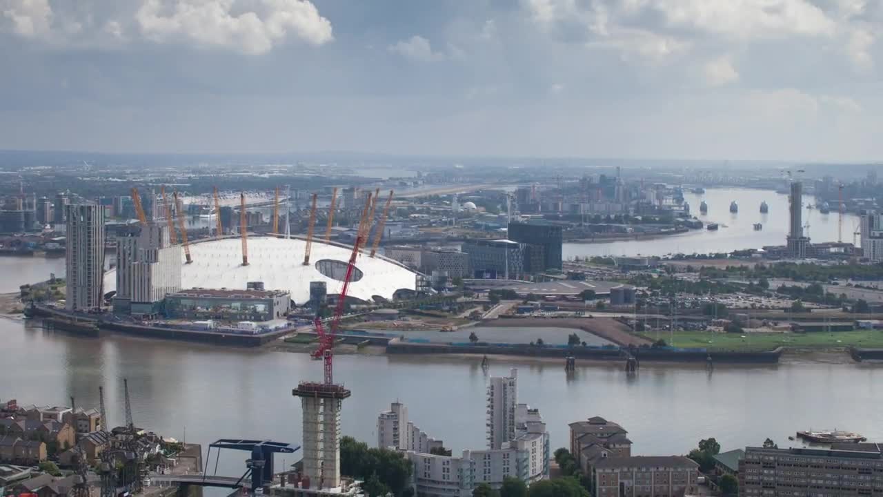 Stock Video London River Seen From Far Away Animated Wallpaper - Free Download
