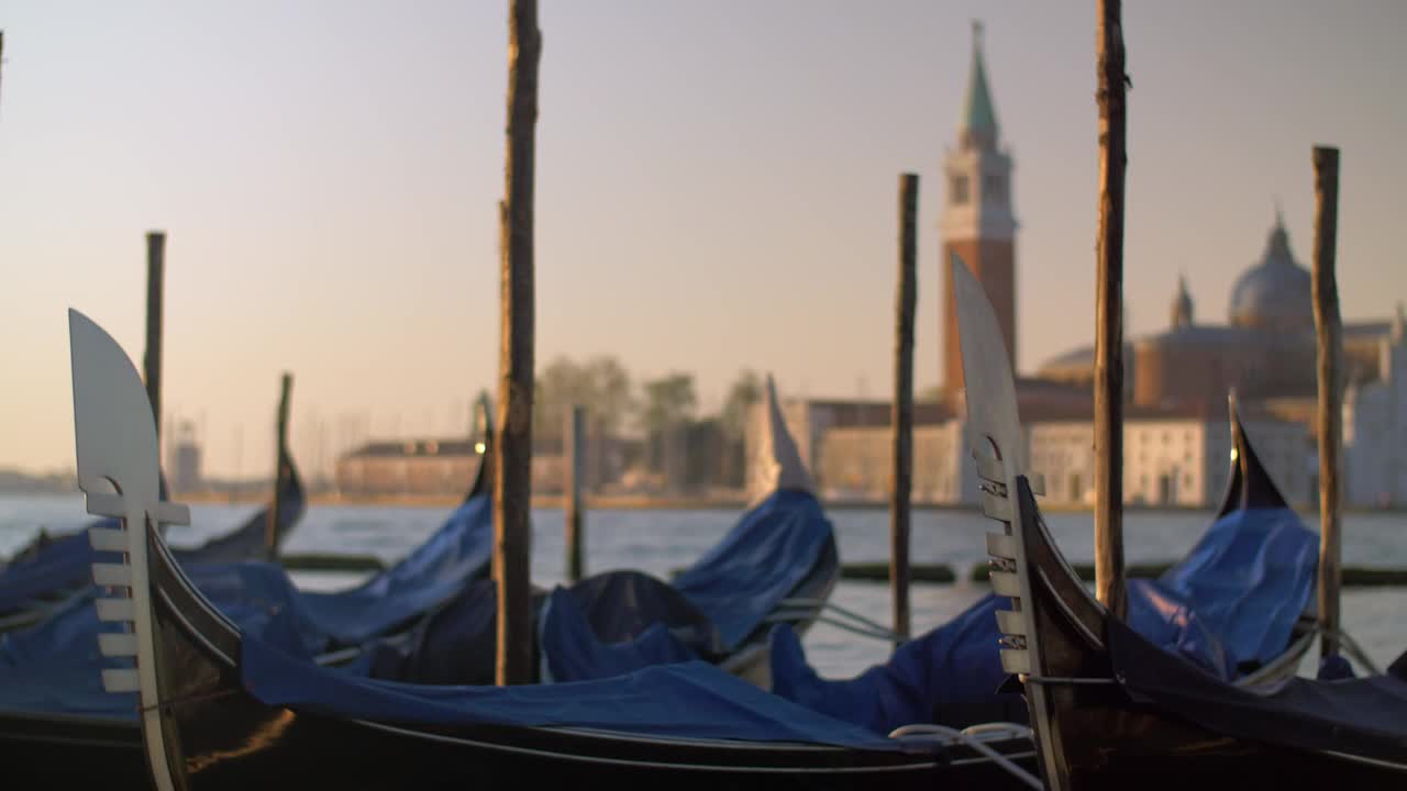Stock Video Covered Boats In Venice Live Wallpaper For PC - Free Download