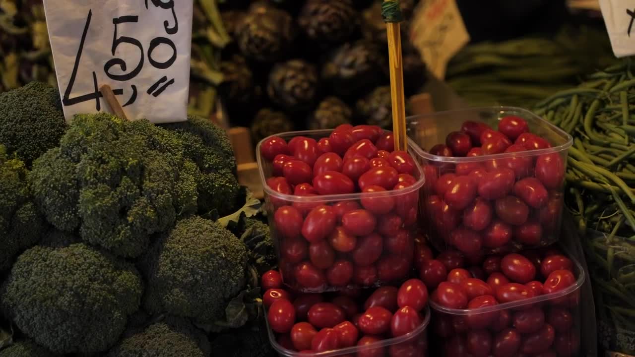 Free Video Stock tomatoes and broccoli in a greengrocer Live Wallpaper - Free Download