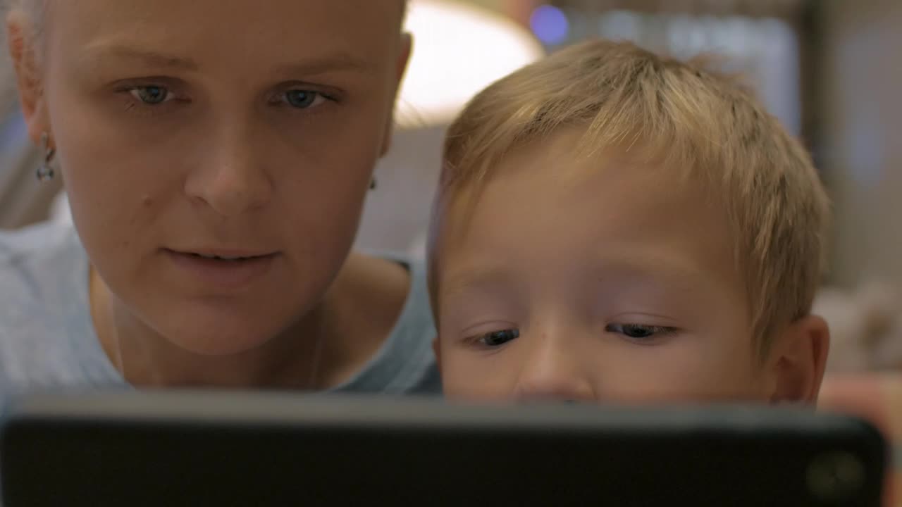 Stock Video Learning At Home With A Tablet Animated Wallpaper - Free Download
