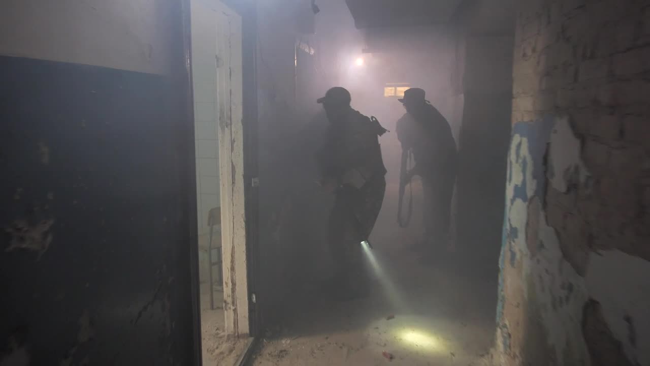 Free Video Stock Soldiers Clearing A Room With A Grenade Live Wallpaper - Free Download
