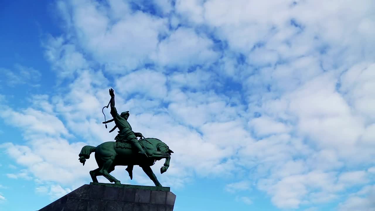 Stock Video Floating Clouds Above A Statue Live Wallpaper For PC - Free Download