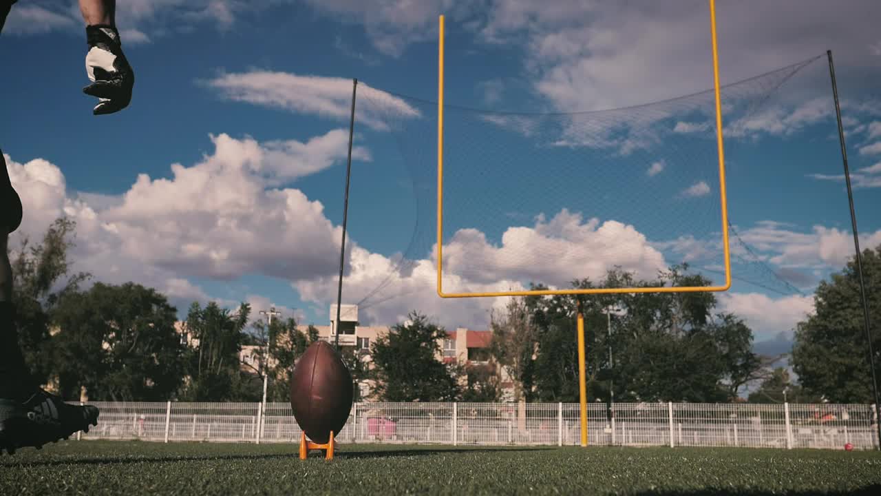 Stock Video Football Player Scoring A Field Goal Live Wallpaper For PC - Free Download