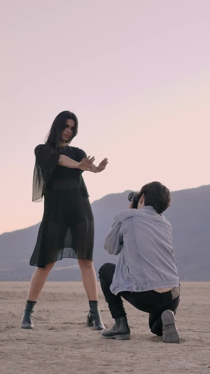 Video Stock Photo Session Of A Girl In The Desert Live Wallpaper Free - Free Download